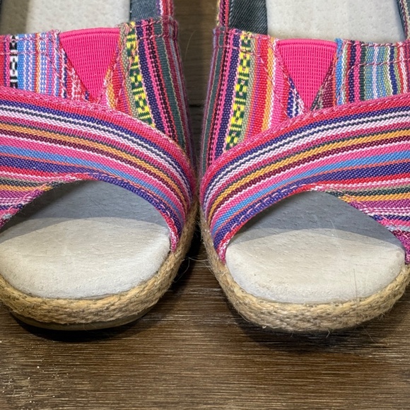 Toms Women's Peep-Toe Wedge Espadrille, Striped, Multi-Color, Size 7, Summer - Picture 4 of 13